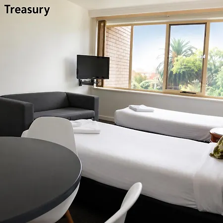 City Edge East Melbourne Apartment Hotel-2